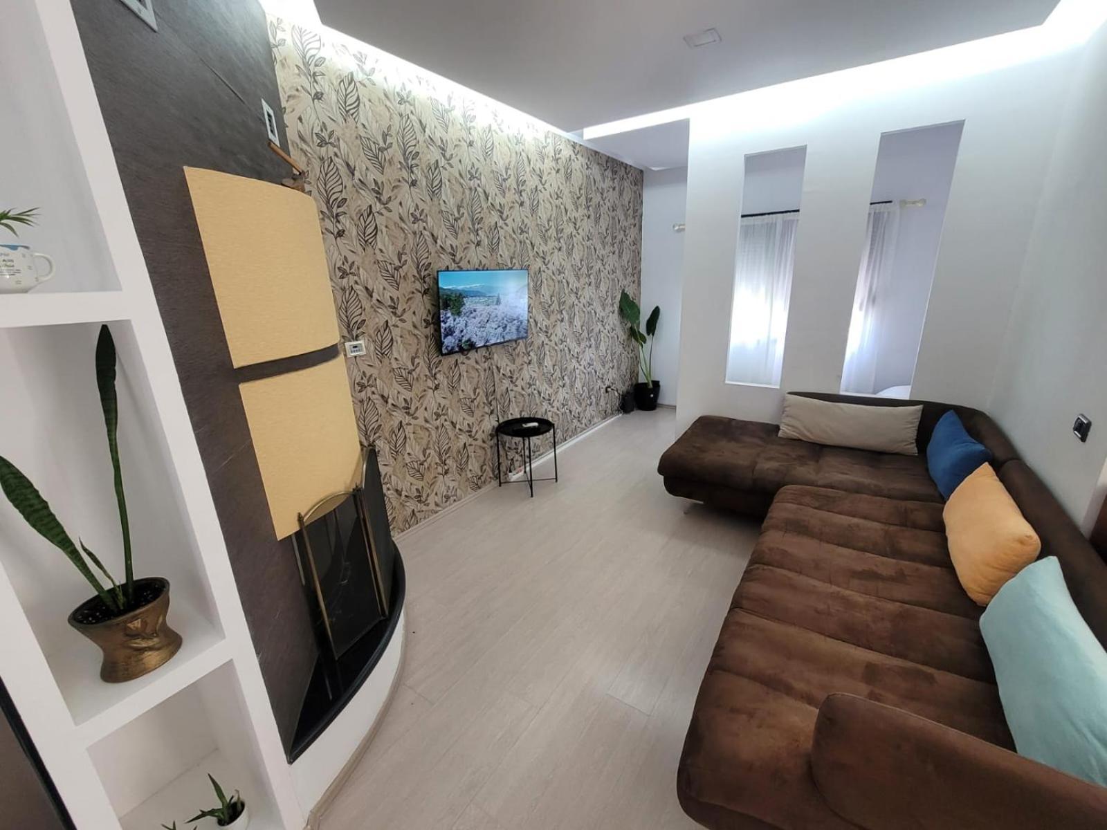 An Apartment With Fireplace Tiranë Luaran gambar